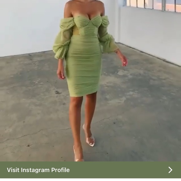 Silk Pleated Off Shoulder Balloon Sleeves Dress brand new Small - Picture 10 of 10